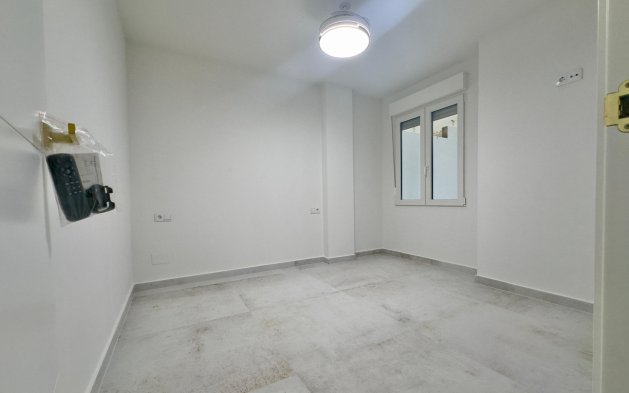 Begagnad - Lägenhet / lägenhet - Torrevieja - El Acequión - Los Náufragos