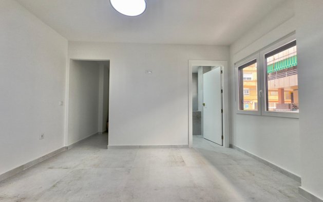 Begagnad - Lägenhet / lägenhet - Torrevieja - El Acequión - Los Náufragos