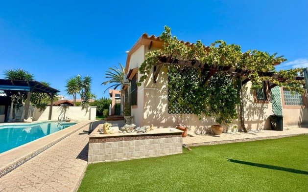 Begagnad - Villa - Orihuela Costa - Aguamarina