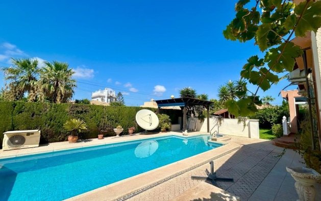 Begagnad - Villa - Orihuela Costa - Aguamarina