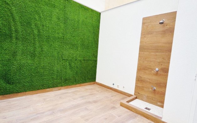 Odsprzedaż - Mieszkanie w bloku - Torrevieja - Playa del Cura