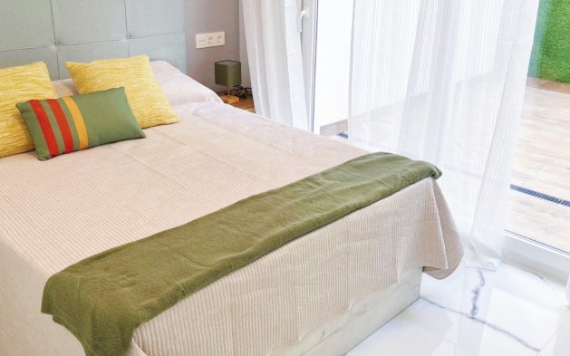 Odsprzedaż - Mieszkanie w bloku - Torrevieja - Playa del Cura