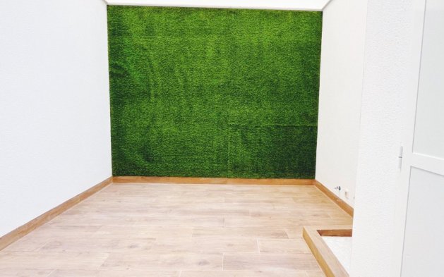 Odsprzedaż - Mieszkanie w bloku - Torrevieja - Playa del Cura