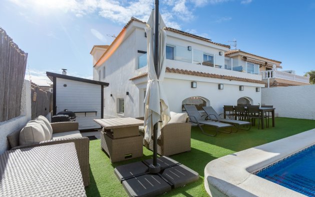Resale - Villa - Torrevieja - Los Balcones - Los Altos 