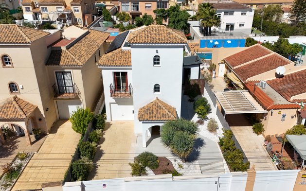 Resale - Villa - Torrevieja - Los Balcones - Los Altos 