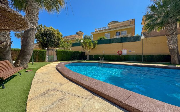 Resale - Bungalow - Orihuela Costa - Villamartín