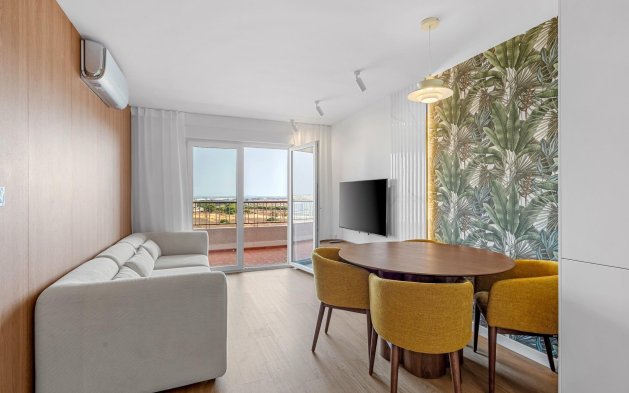 Resale - Apartment / flat - Torrevieja - Punta Prima