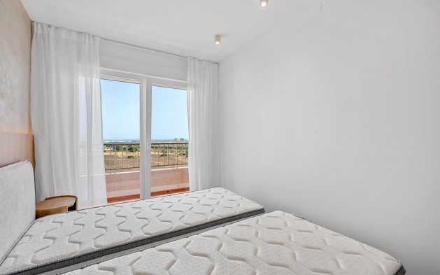 Resale - Apartment / flat - Torrevieja - Punta Prima