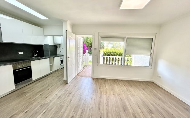 Resale - Apartment / flat - Orihuela Costa - Villamartín