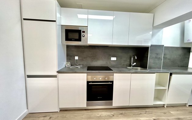 Resale - Apartment / flat - Orihuela Costa - Villamartín