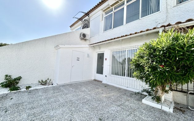 Resale - Apartment / flat - Orihuela Costa - Villamartín