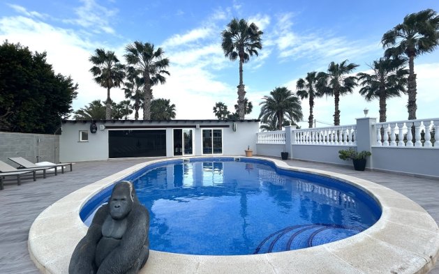 Resale - Villa - Catral