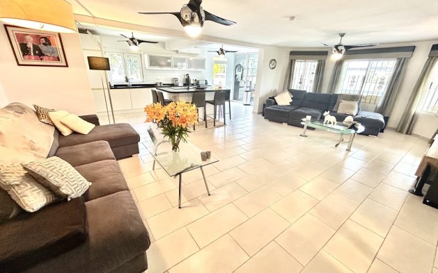 Resale - Villa - Catral