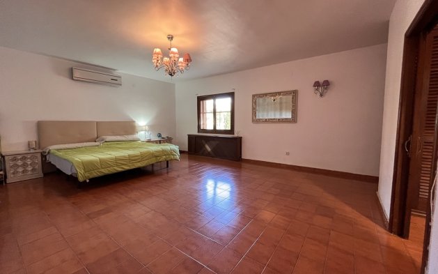 Resale - Villa - La Nucía