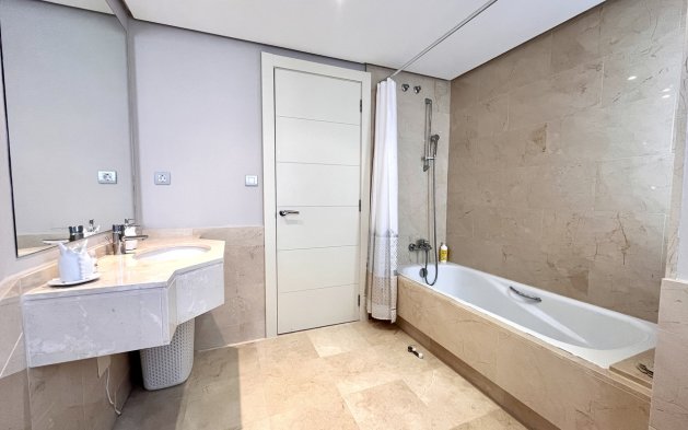 Odsprzedaż - Mieszkanie w bloku - Orihuela Costa - Las Colinas Golf Resort