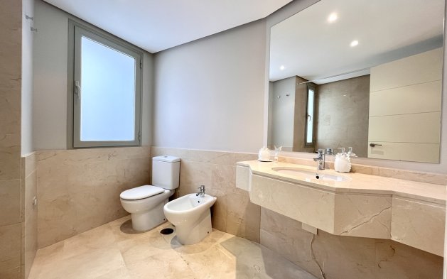 Odsprzedaż - Mieszkanie w bloku - Orihuela Costa - Las Colinas Golf Resort