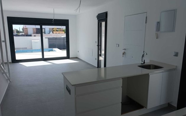 Obra nueva - detached - Daya Nueva