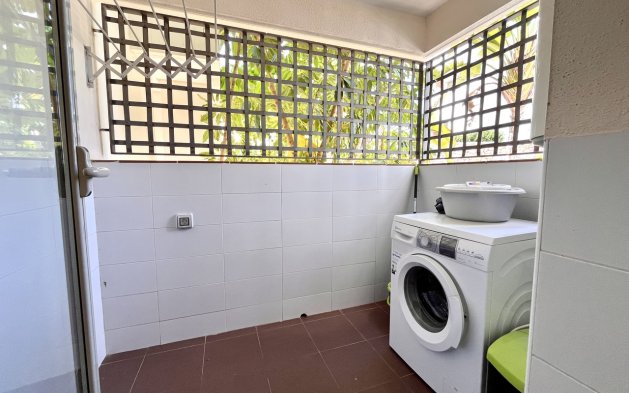 Odsprzedaż - Mieszkanie w bloku - Orihuela Costa - Las Colinas Golf Resort