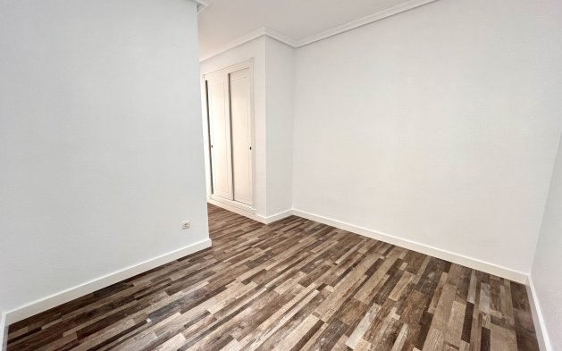 Resale - Apartment / flat - San Miguel de Salinas