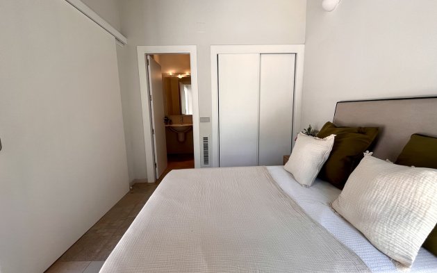 Resale - Duplex - Sucina