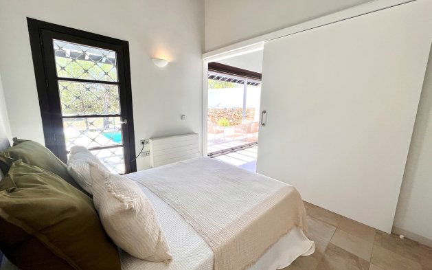 Resale - Duplex - Sucina