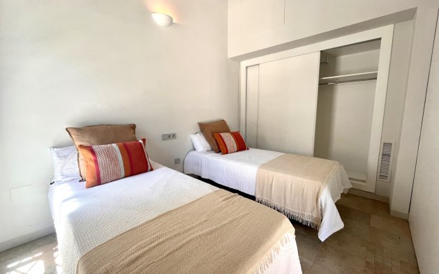 Resale - Duplex - Sucina