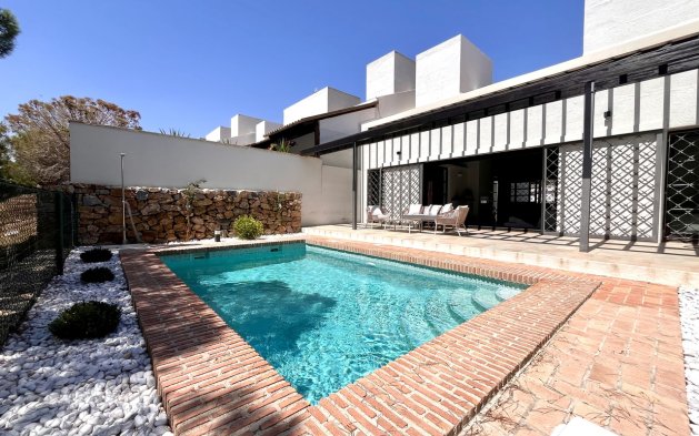 Resale - Duplex - Sucina