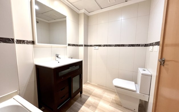 Återförsäljning - Lägenhet / lägenhet - Santa Pola