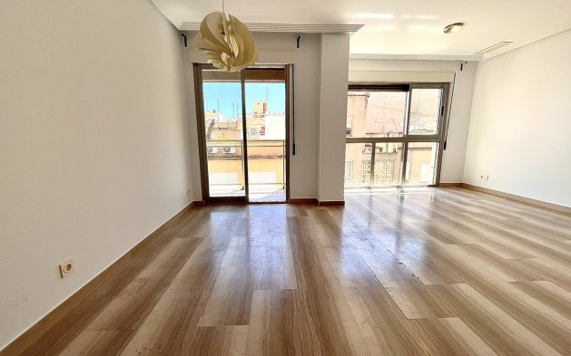 Återförsäljning - Lägenhet / lägenhet - Santa Pola