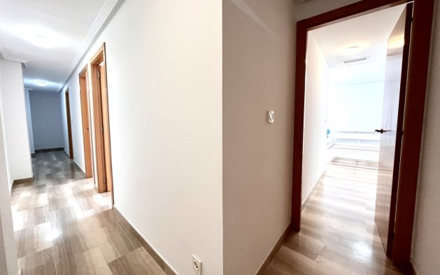 Återförsäljning - Lägenhet / lägenhet - Santa Pola