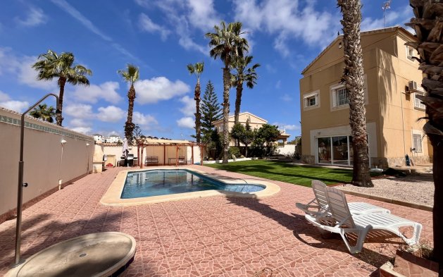 Reventa - Villa - Orihuela Costa - La Zenia