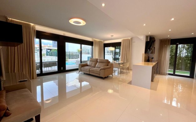 Reventa - Villa - Orihuela Costa - Dehesa de Campoamor