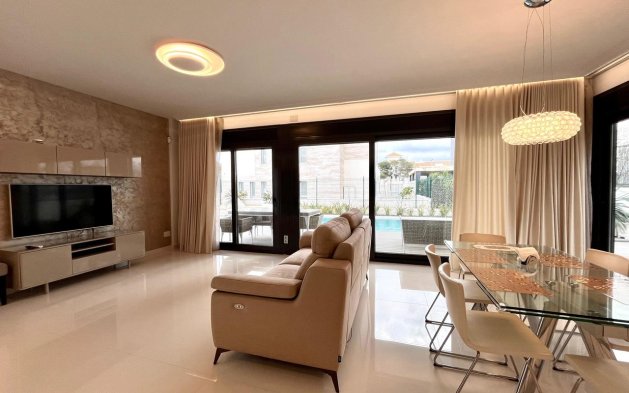 Reventa - Villa - Orihuela Costa - Dehesa de Campoamor