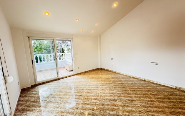 Reventa - Villa - Orihuela