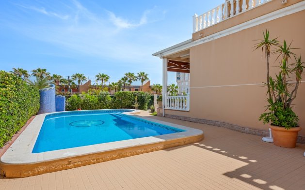 Perpardavimas - Vila - Torrevieja - Torrelamata - La Mata