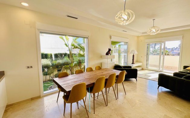 Odsprzedaż - Villa - Orihuela Costa - La Zenia