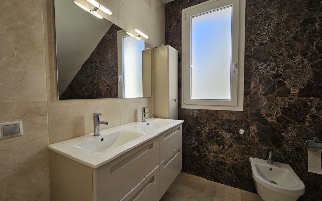 Odsprzedaż - Villa - Orihuela Costa - La Zenia