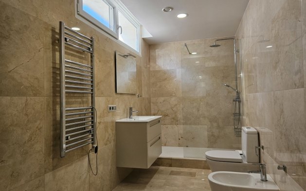 Odsprzedaż - Villa - Orihuela Costa - La Zenia