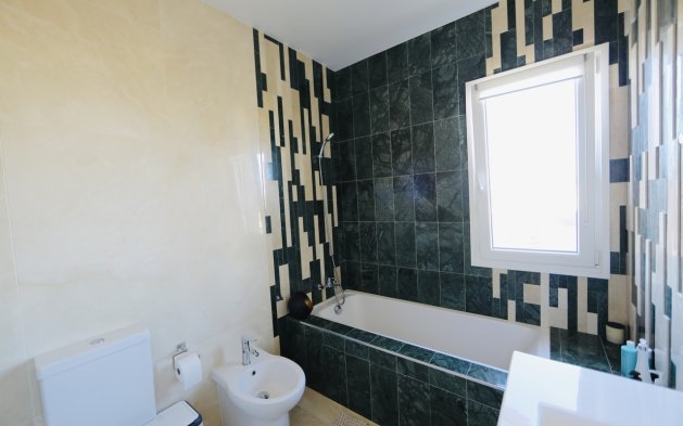 Odsprzedaż - Villa - Orihuela Costa - La Zenia