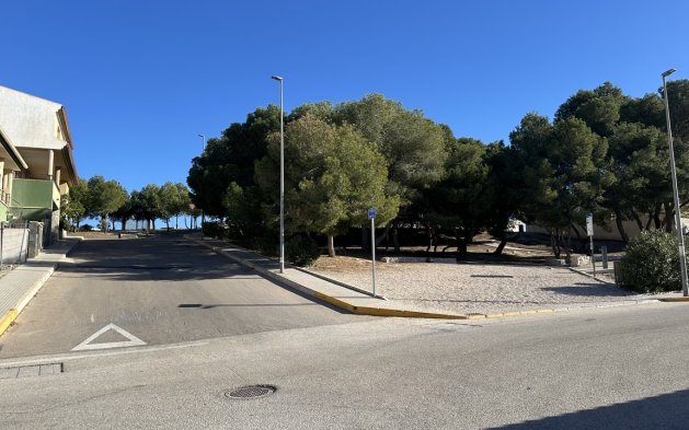 Videresalg - Parcela - Benijofar