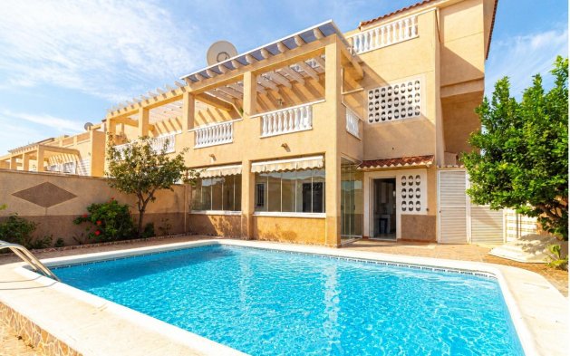 Perpardavimas - Bungalow - Orihuela Costa - Punta Prima
