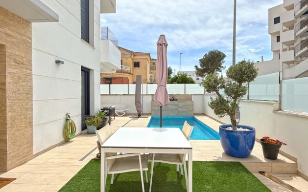 Perpardavimas - Vila - Orihuela Costa - Villamartín