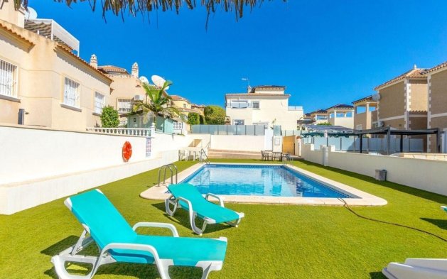 Perpardavimas - Vila - Orihuela Costa - Villamartín