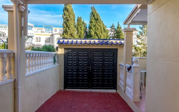 Perpardavimas - Vila - Orihuela Costa - Villamartín
