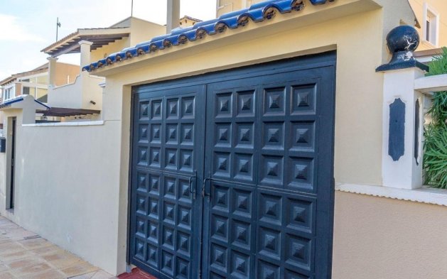Perpardavimas - Vila - Orihuela Costa - Villamartín