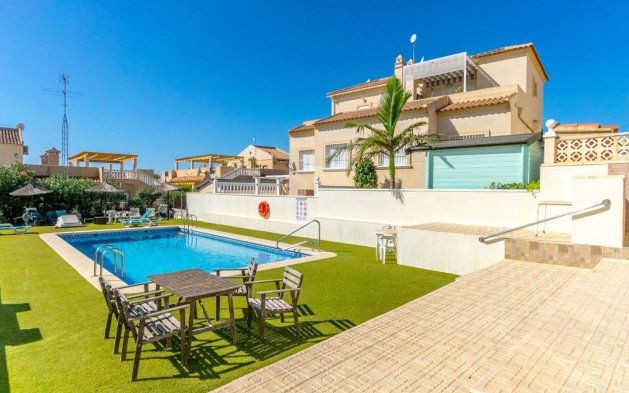 Perpardavimas - Vila - Orihuela Costa - Villamartín