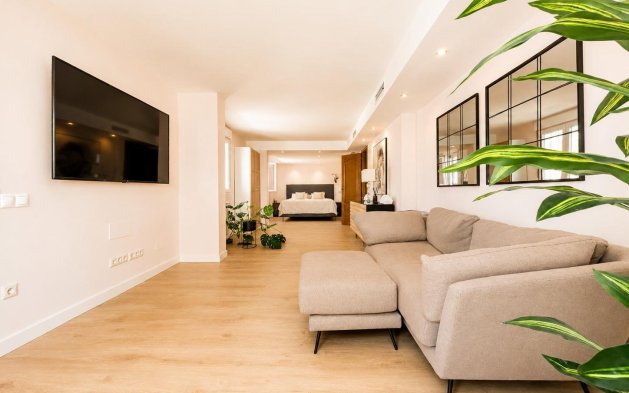 Resale - Villa - Orihuela Costa - Campoamor
