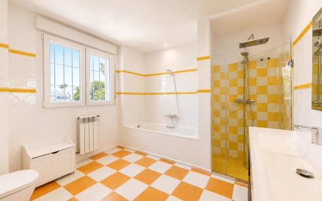 Resale - Villa - Orihuela Costa - Campoamor