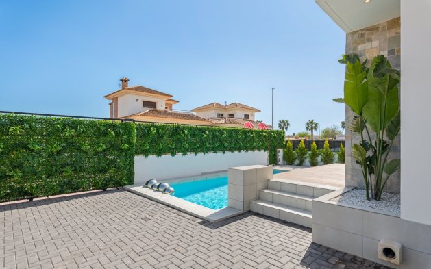 Obra nueva - Villa - Los Alcázares