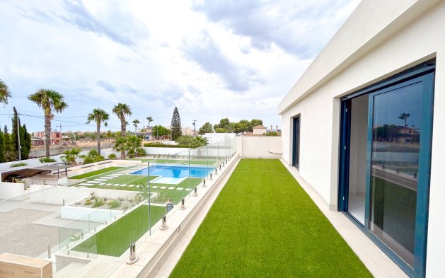 Perpardavimas - Vila - Los Montesinos